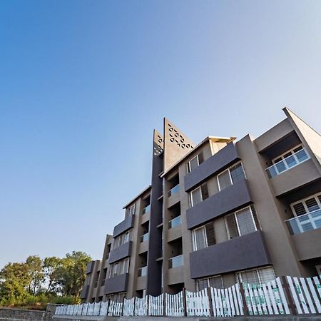 Mountain Shadow Resort Igatpuri Bagian luar foto